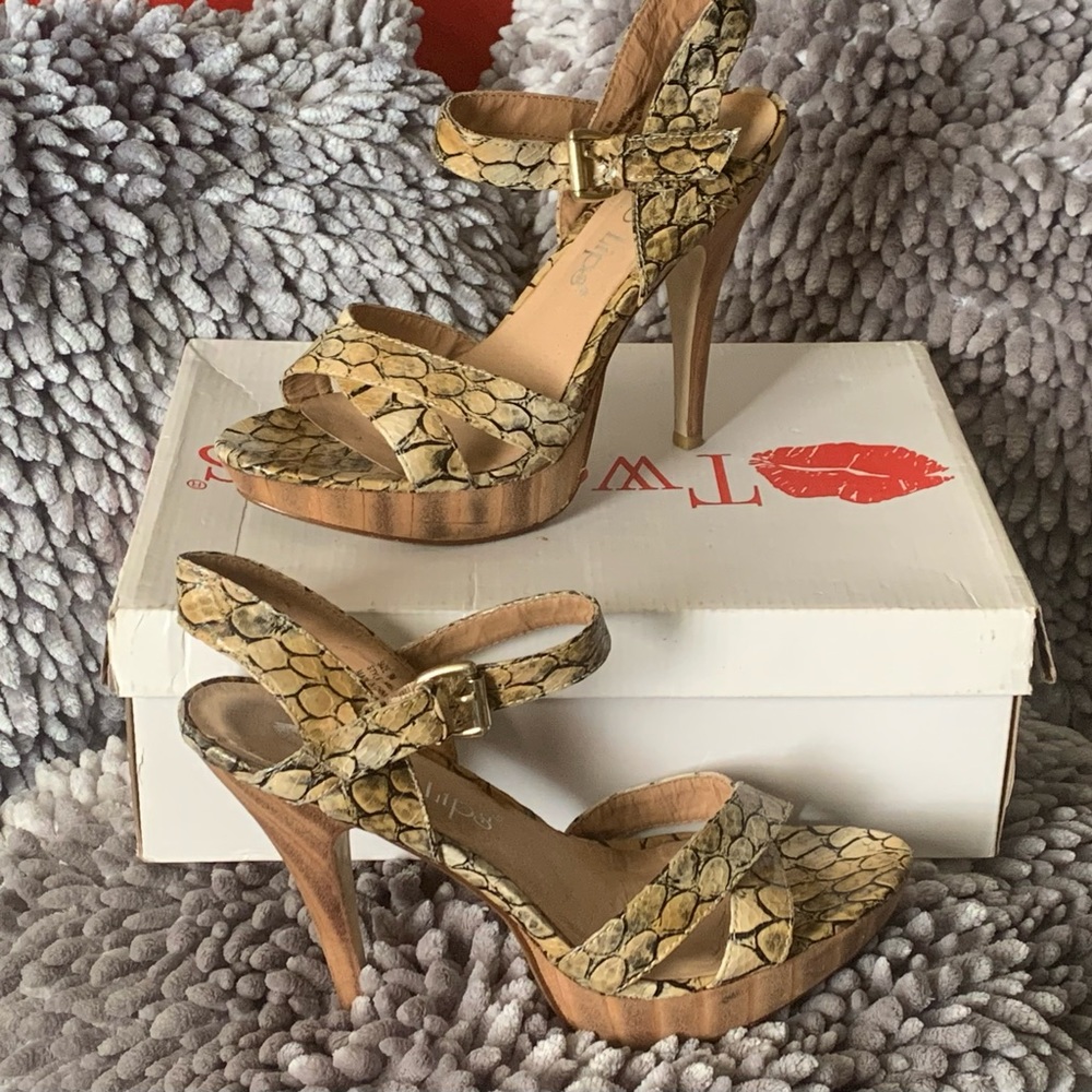 TWO LIPS HEELS